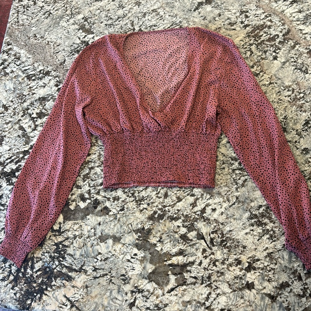 Low V neck blouse, size L